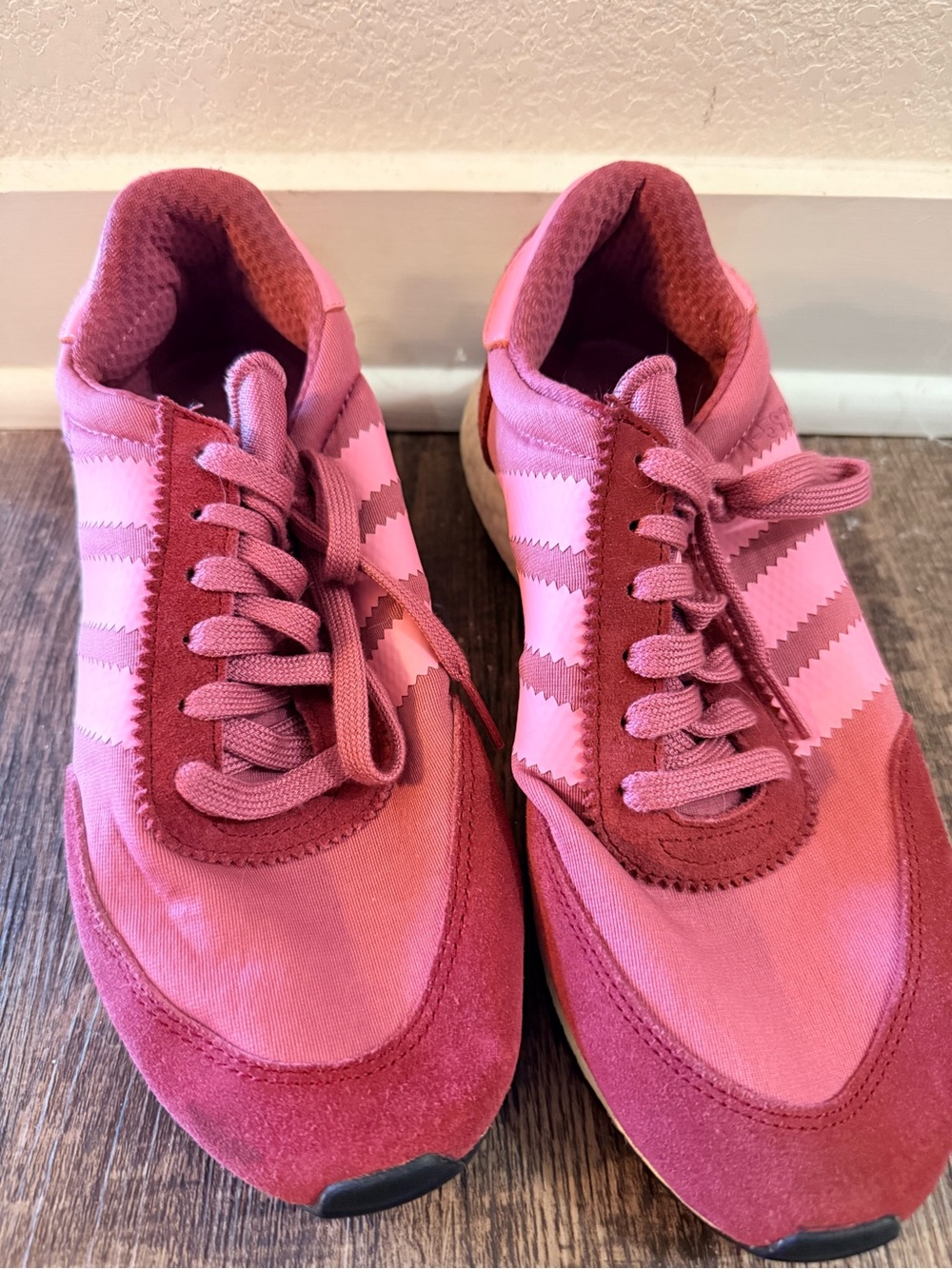 Adidas maroon x pink tennis shoes